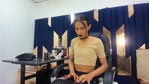 Aisha online show from 11-11-25, 03:50