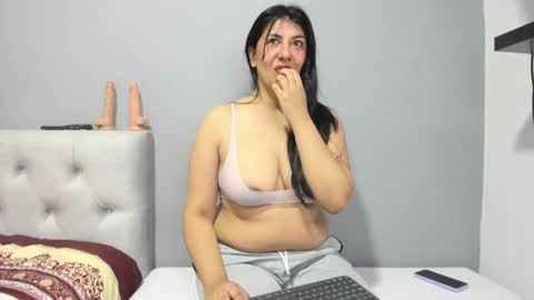 Katie   online show from 12-21-24, 04:46