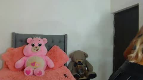 Snapshot of aisha_sex222 chatting on 09-21-25, 09:49 aisha_sex222 online show from 09-21-25, 09:49