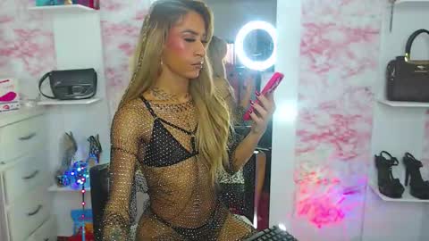 Snapshot of aisha_sex222 chatting on 11-12-25, 07:24 aisha_sex222 online show from 11-12-25, 07:24