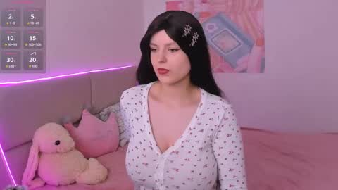 Aisha online show from 11-16-25, 03:12