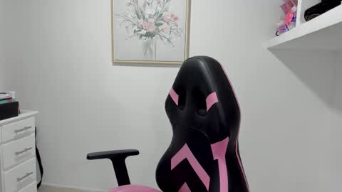 VALENTINA  independent online show from 09-22-25, 06:37