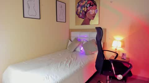 Aitana Brown online show from 02-21-25, 01:11