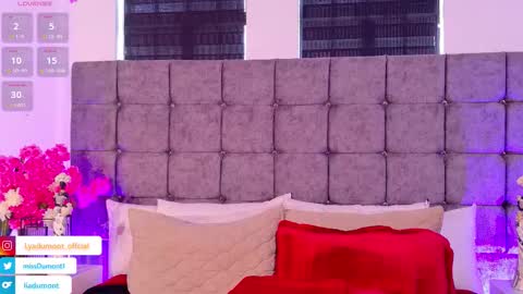 Queen Dumont   online show from 02-04-26, 05:41