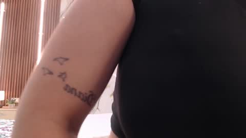 Snapshot of aixa_shaw chatting on 01-14-26, 12:11 AIXA online show from 01-14-26, 12:11