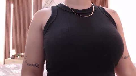 Snapshot of aixa_shaw chatting on 02-09-26, 12:42 AIXA online show from 02-09-26, 12:42