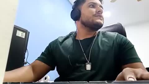 Esteban online show from 12-28-24, 03:47