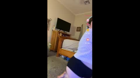 ajsquirts online show from 10-31-25, 03:46