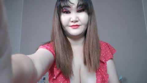 Snapshot of akanire chatting on 11-22-25, 04:22 Shelly online show from 11-22-25, 04:22