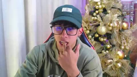 akazaboy online show from 12-17-25, 04:07