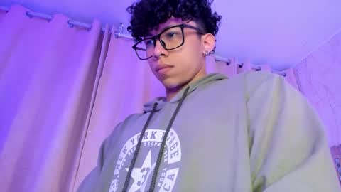 akazaboy online show from 12-21-25, 04:30