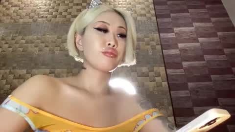 Snapshot of akemi_jp chatting on 03-09-25, 09:36 Akemi online show from 03-09-25, 09:36