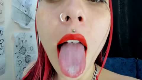 Snapshot of akila_clive chatting on 07-15-26, 06:57 carolina online show from 07-15-26, 06:57