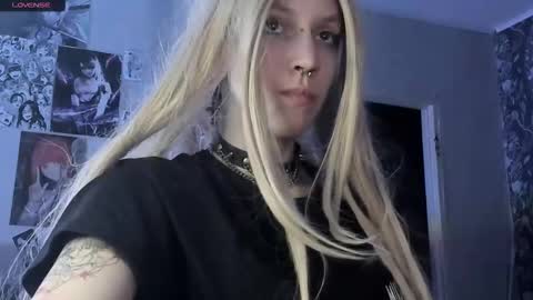 Snapshot of akira_ivyy chatting on 09-13-25, 07:24 Akira online show from 09-13-25, 07:24