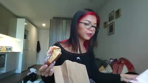 Akira Zay online show from 04-25-26, 01:19