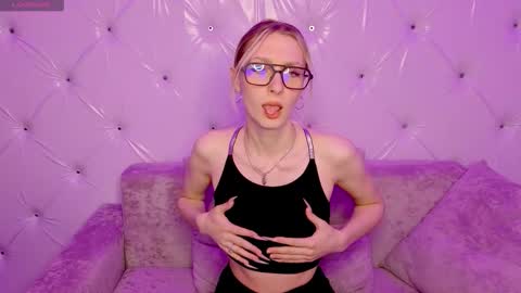 Snapshot of akiro_kim chatting on 02-25-26, 02:32 akiro_kim online show from 02-25-26, 02:32