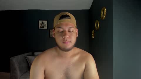 Snapshot of akon_2 chatting on 02-26-26, 10:42 Akoon online show from 02-26-26, 10:42