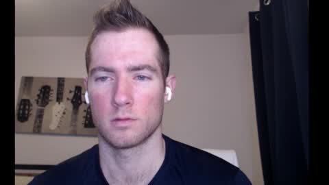 Snapshot of al3xzanderth3gr3at chatting on 10-21-25, 02:12 Alex online show from 10-21-25, 02:12