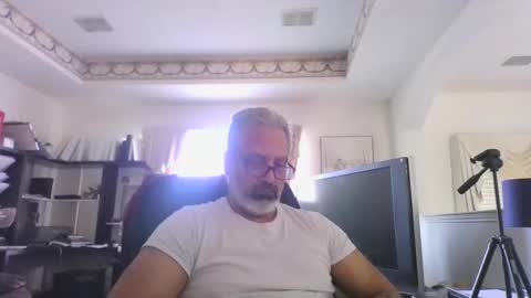 Snapshot of aladdin31673 chatting on 03-01-26, 09:06 aladdin31673 online show from 03-01-26, 09:06