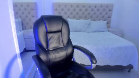 Alahia online show from 02-17-25, 12:27