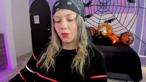 Alaia online show from 10-15-25, 01:22