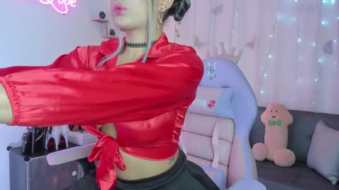 Alaia online show from 01-17-25, 10:12