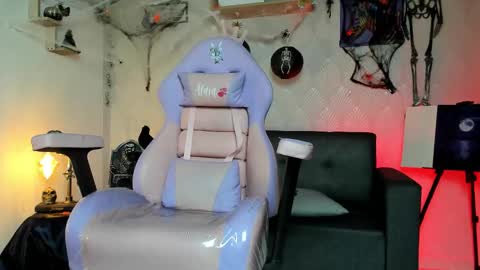 Alaia online show from 10-31-25, 11:44