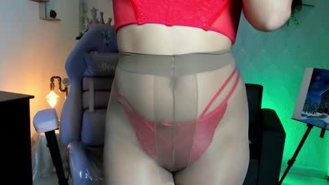 Alaia online show from 12-22-25, 11:02