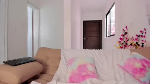 Snapshot of alaiaferrer chatting on 11-20-25, 08:30 Alaia online show from 11-20-25, 08:30