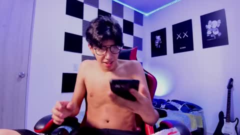 Alan Boy online show from 10-11-25, 01:09