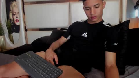 ---Alan--- online show from 09-18-25, 04:47