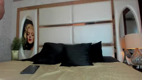 ---Alan--- online show from 11-23-25, 03:50