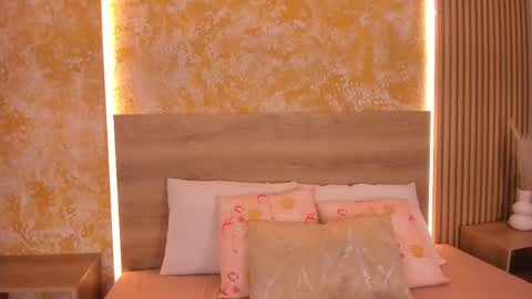 alana_2916 online show from 10-15-25, 04:01