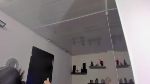 Maeve  online show from 01-12-25, 05:33