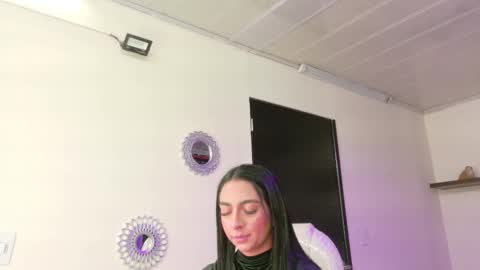 Maeve  online show from 12-22-25, 11:18