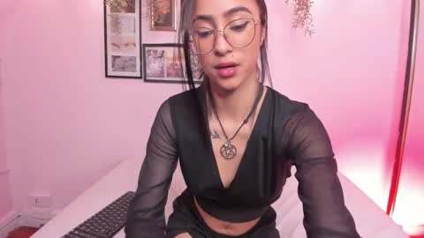 Alana online show from 10-17-25, 01:35
