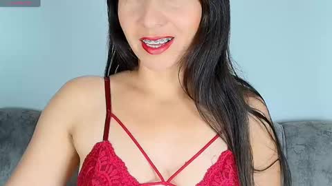 alana_pink95 online show from 11-04-25, 10:03