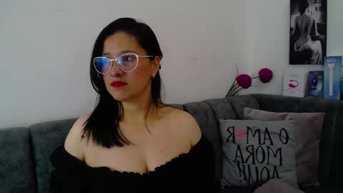 Snapshot of alana_steel_1 chatting on 01-10-26, 12:07 Alana online show from 01-10-26, 12:07