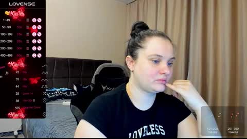 Snapshot of alanabrox chatting on 11-14-25, 11:35 Julia online show from 11-14-25, 11:35