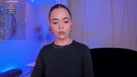 Snapshot of alanacraft chatting on 12-19-25, 01:51 Alana online show from 12-19-25, 01:51