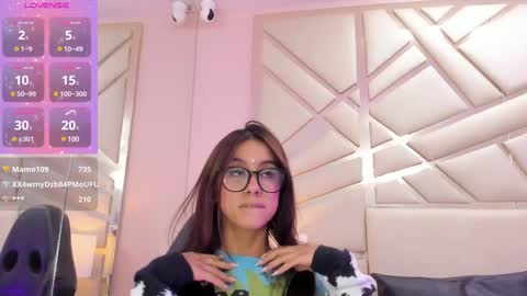 Snapshot of alanajones1 chatting on 12-23-24, 06:05 alana online show from 12-23-24, 06:05