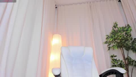 Snapshot of alanakimura_ chatting on 03-08-25, 03:56 Alana silvana online show from 03-08-25, 03:56