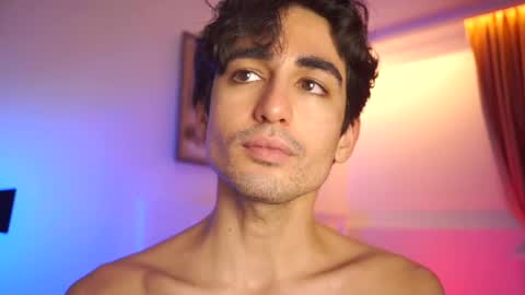 idenavarre online show from 12-23-24, 01:40