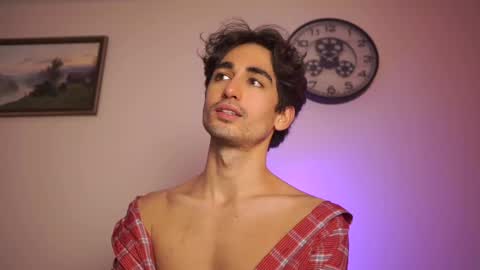 idenavarre online show from 12-25-24, 01:42