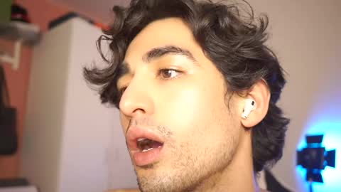 idenavarre online show from 02-21-25, 12:05