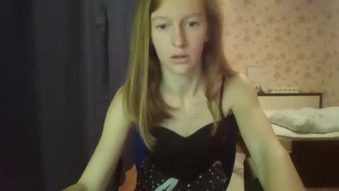 Snapshot of alane26 chatting on 03-02-25, 03:27 Elisa online show from 03-02-25, 03:27