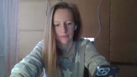 Snapshot of alane26 chatting on 03-03-25, 11:44 Elisa online show from 03-03-25, 11:44