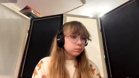 Stella online show from 12-18-25, 03:18