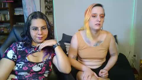 Snapshot of alani_trangirl chatting on 10-24-25, 07:32 Alani online show from 10-24-25, 07:32