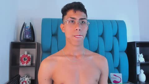 Snapshot of alannaughty_ chatting on 12-27-24, 08:39 alannaughty_ online show from 12-27-24, 08:39